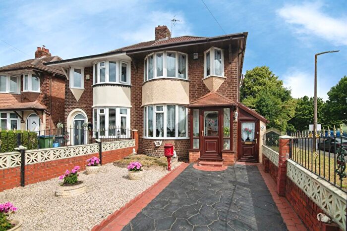 3 Bedroom Semi Detached House For Sale In Church Lane, West Bromwich, B71