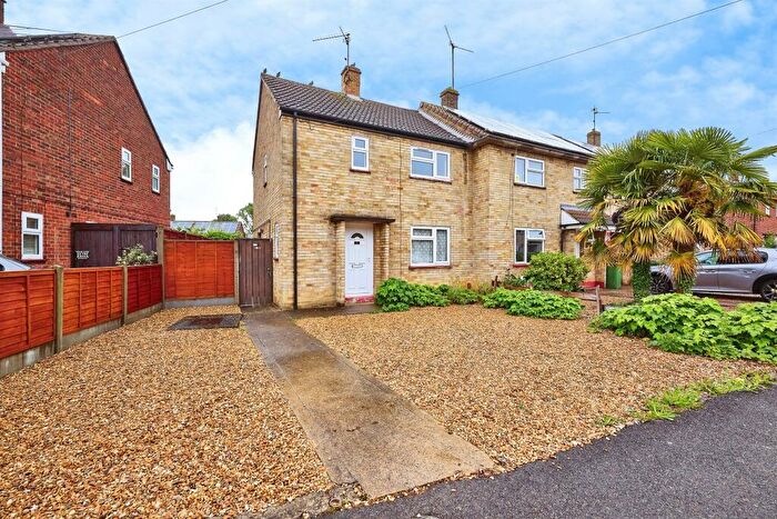 2 Bedroom End Of Terrace House For Sale In Richmond Avenue, Peterborough, PE4
