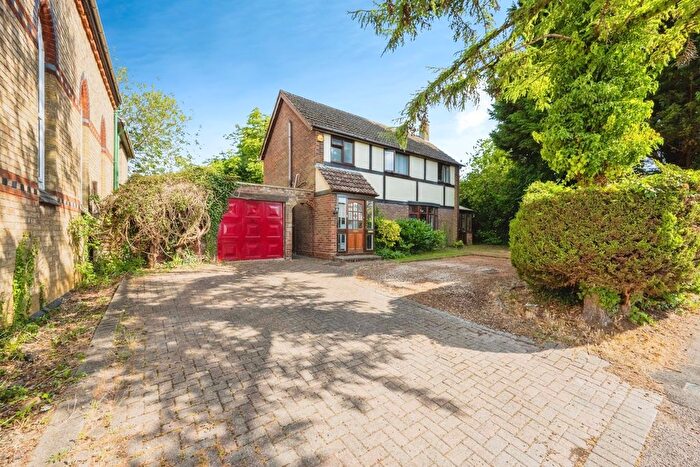 4 Bedroom Detached House For Sale In Silver End Road, Haynes, Bedford, Bedfordshire, MK45