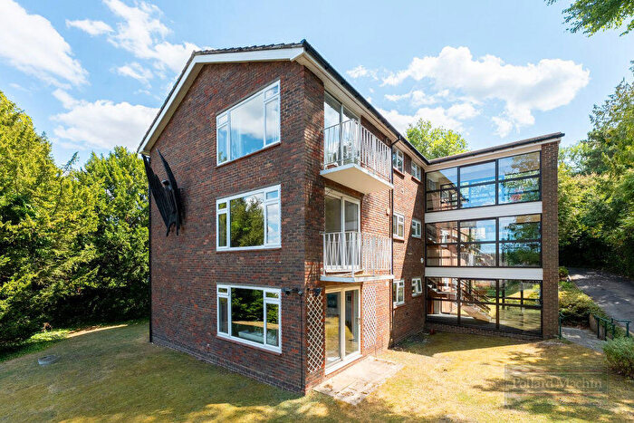 2 Bedroom Flat For Sale In Barrards Hall, Beech Avenue, Sanderstead, CR2