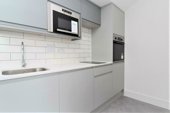 Studio To Rent In Fyfield Road, Enfield, EN1