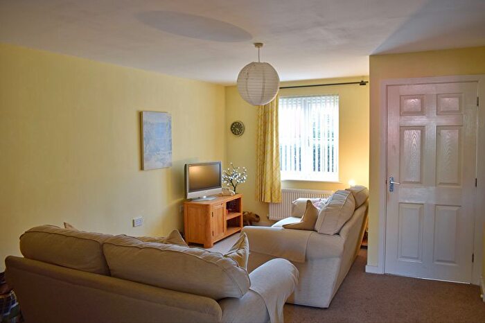 3 Bedroom Terraced House For Sale In Kings Sconce Avenue, Newark, NG24