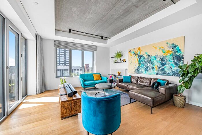 3 Bedroom Flat To Rent In Serapis House, Goodluck Hope Walk, E14