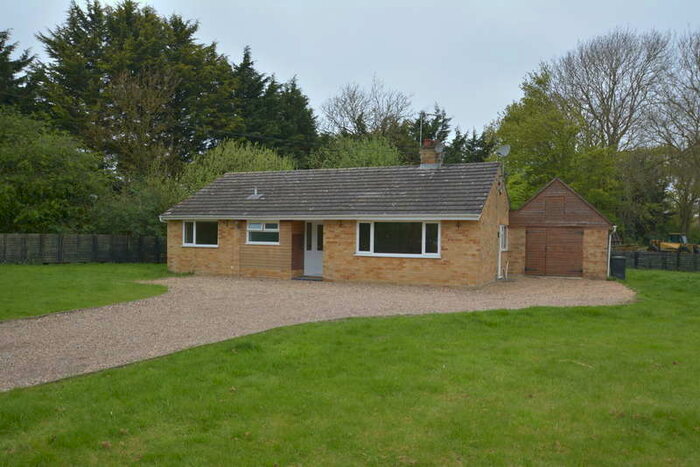 3 Bedroom Detached Bungalow To Rent In The Common, Metfield, IP20