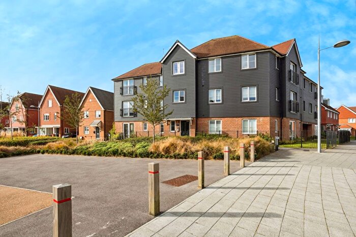 1 Bedroom Flat For Sale In Illett Way, Faygate, Horsham, West Sussex, RH12