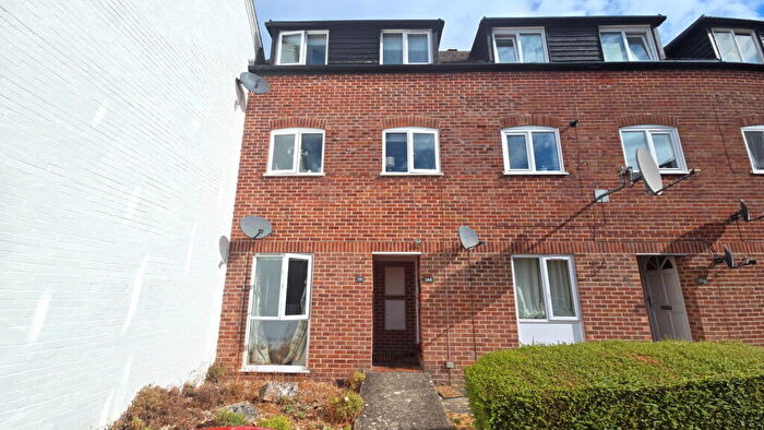 1 Bedroom Flat For Sale In Crawford Place, Newbury, RG14