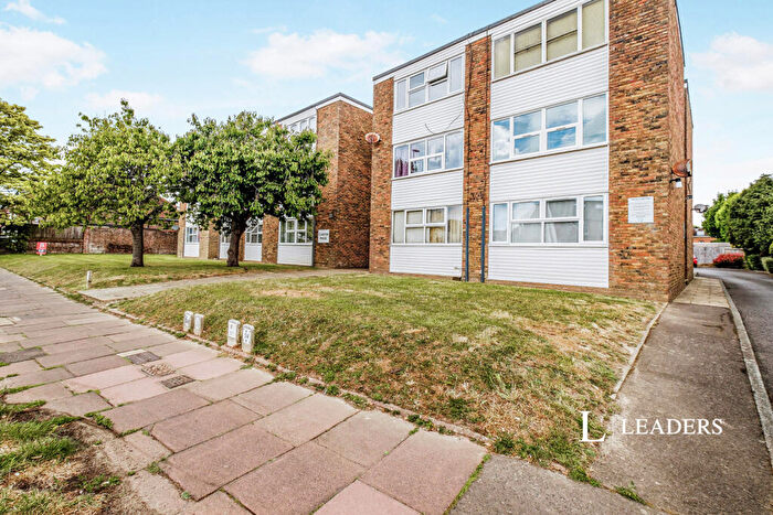 1 Bedroom Flat To Rent In Carlton House, Littlehampton Road, Worthing, BN13