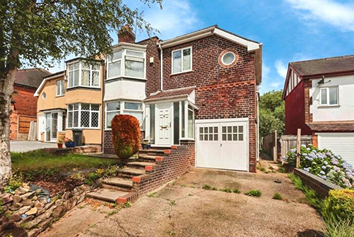 4 Bedroom Semi-Detached House For Sale In Lyndhurst Road, Birmingham, West Midlands, B24