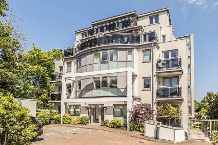 1 Bedroom Flat To Rent In Twickenham Road, Teddington, TW11