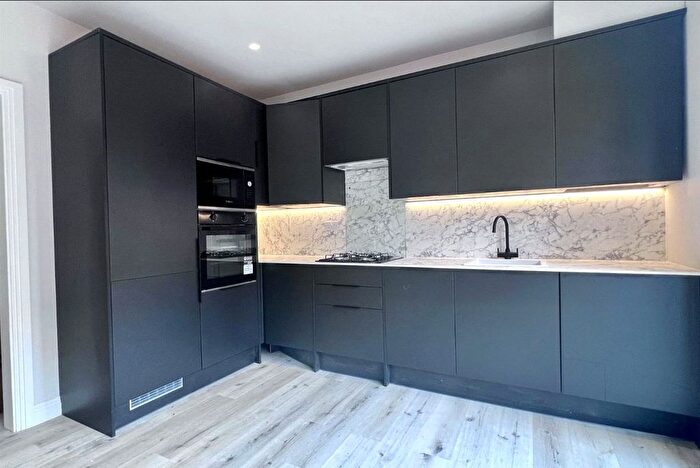 1 Bedroom Flat To Rent In Upper Hale Road, Farnham, Surrey, GU9