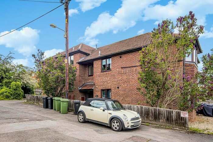 2 Bedroom Flat To Rent In Yarnells Road, Oxford, OX2