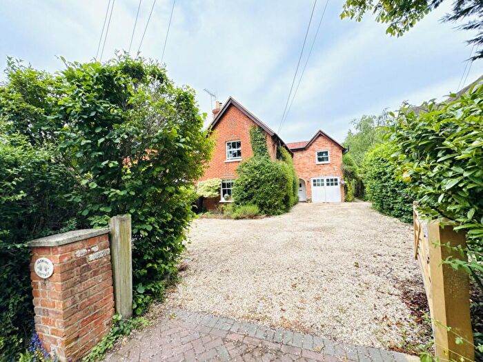 4 Bedroom Detached House For Sale In New Mill Lane, Eversley, RG27