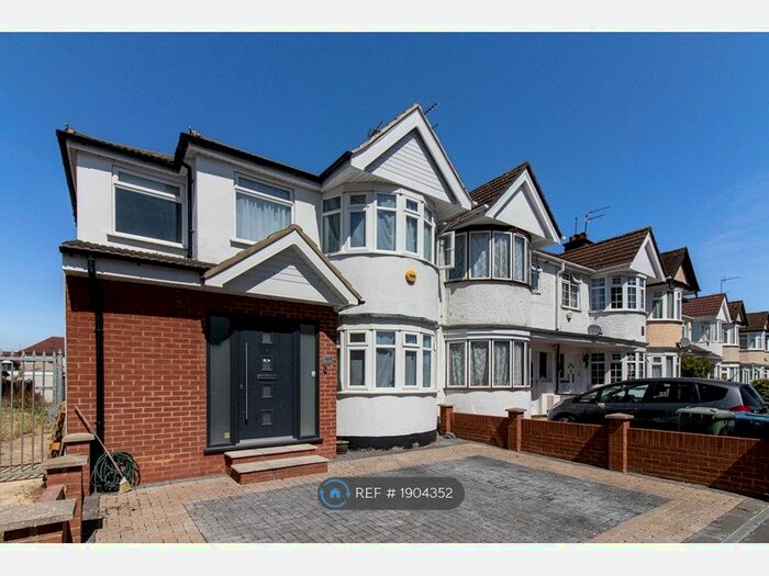 4 Bedroom End Of Terrace House To Rent In Lynton Road, Harrow, HA2