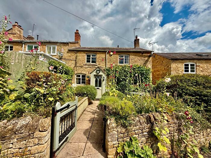 3 Bedroom Semi-Detached House To Rent In Chapel Row, Blockley, GL56