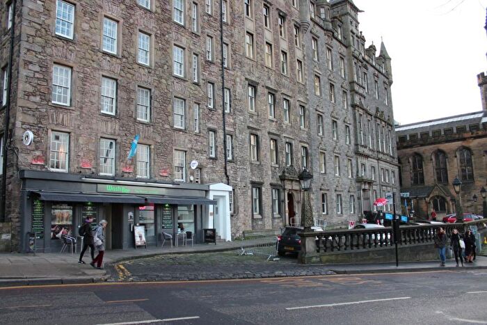 Studio To Rent In Mound Apartments, North Bank Street, Central, Edinburgh, EH1