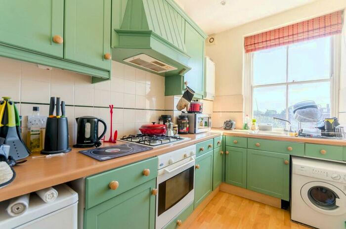 1 Bedroom Flat For Sale In Roman Way, Barnsbury, London, N7