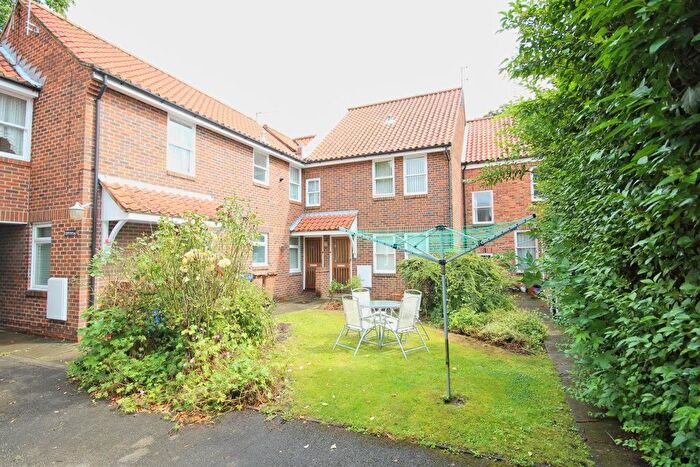 1 Bedroom Flat To Rent In Kings Court, King Street, Cottingham, HU16