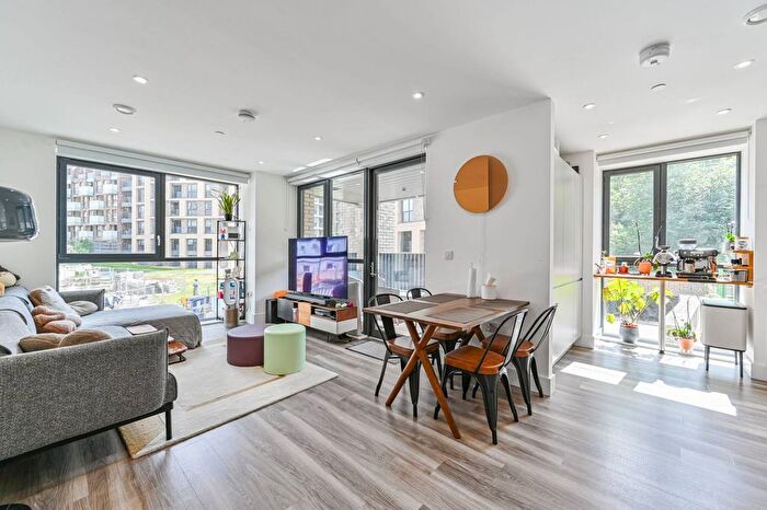 2 Bedroom Flat To Rent In Parkside Avenue, Blackheath, London, SE10