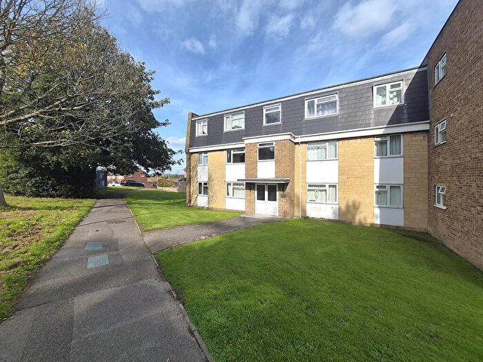 2 Bedroom Apartment For Sale In Manton Road, Hamworthy, Poole, BH15