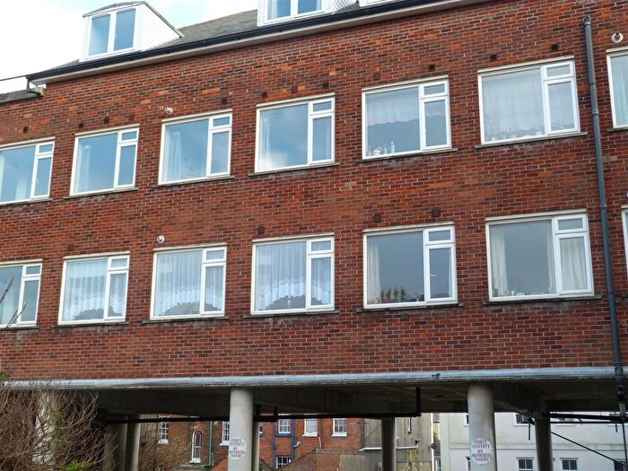2 Bedroom Flat For Sale In Union Road, Ryde, PO33