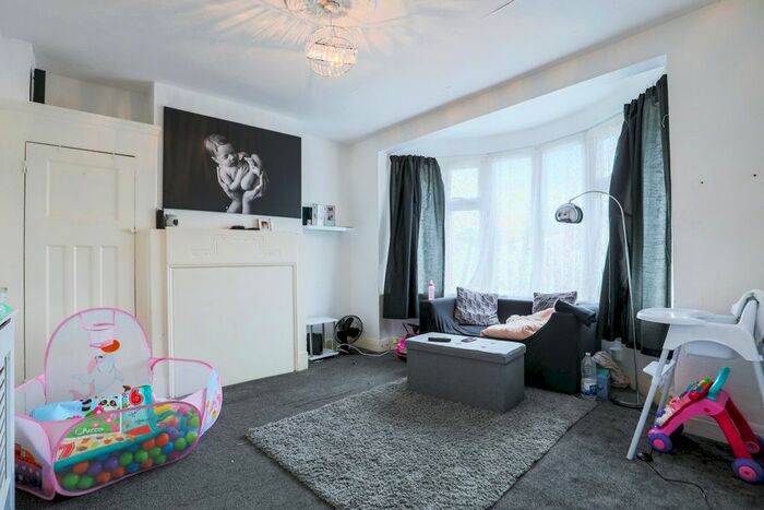 1 Bedroom Flat To Rent In Braemar Avenue, Neasden, NW10