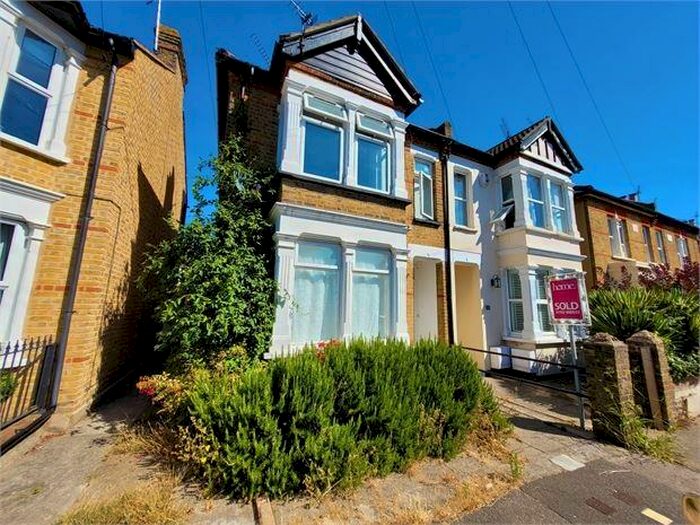 2 Bedroom Apartment To Rent In North Street, Leigh On Sea, Leigh On Sea, SS9