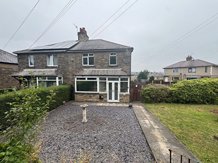 3 Bedroom Semi-Detached House To Rent In Leeds Road, Shipley, West Yorkshire, BD18
