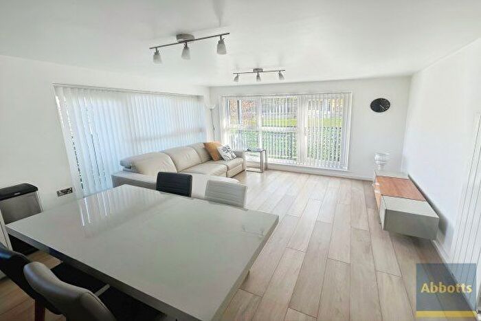 2 Bedroom Flat To Rent In Blake Avenue, Basildon, SS14