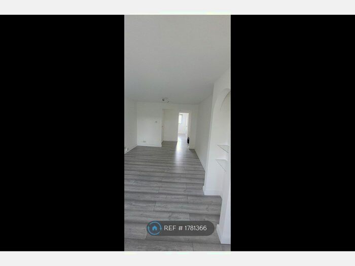 2 Bedroom Flat To Rent In Pycroft Way, London, N9