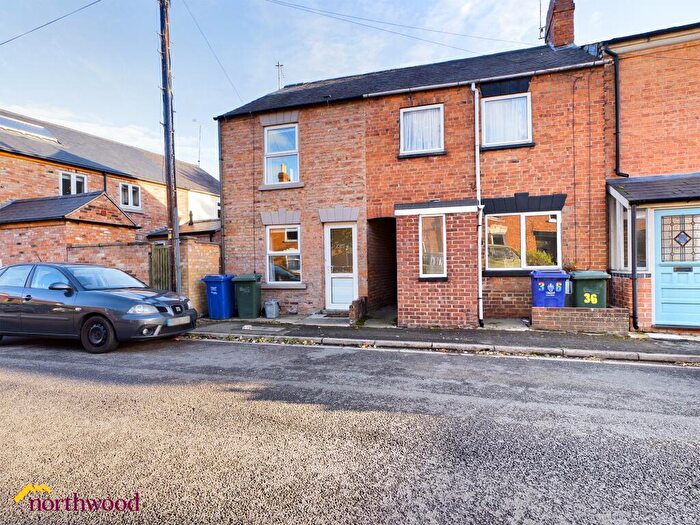 2 Bedroom End Of Terrace House To Rent In North Street, Banbury, OX16