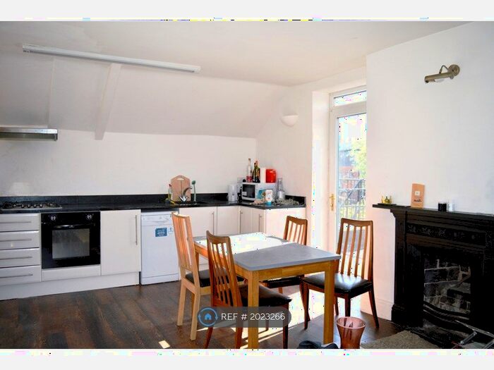 4 Bedroom Maisonette To Rent In Grosvenor Place, Newcastle Upon Tyne, NE2