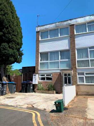 Studio To Rent In The Croft, Wembley, Greater London, HA0