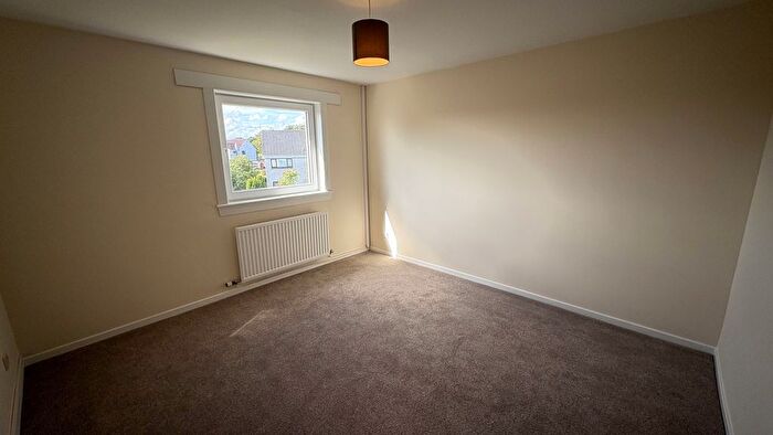2 Bedroom Flat To Rent In Grampian Gardens, Dyce, Aberdeen, AB21