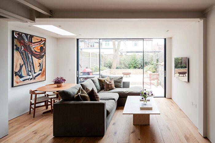 2 Bedroom Flat For Sale In Clifford Gardens, London, NW10