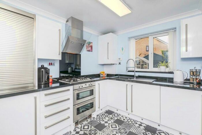 3 Bedroom House To Rent In Milburn Grove, Sothall, Sheffield, S20