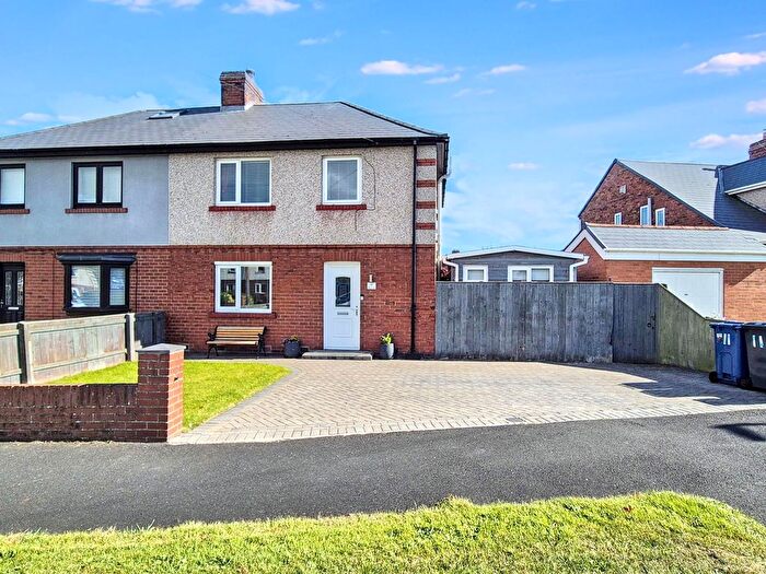 3 Bedroom Semi-Detached House For Sale In The Crescent, Jarrow, NE32