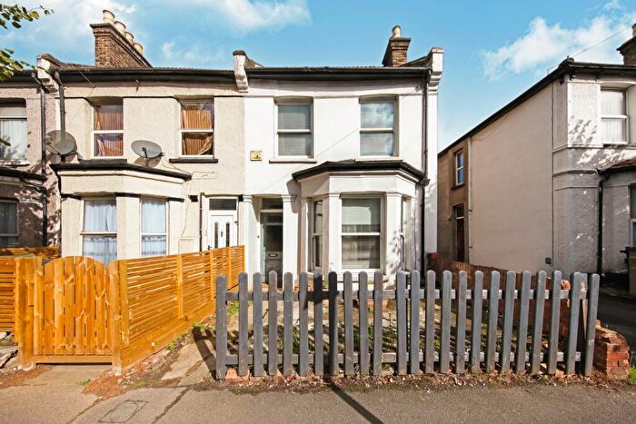 4 Bedroom End Of Terrace House For Sale In Canterbury Road, Croydon, CR0