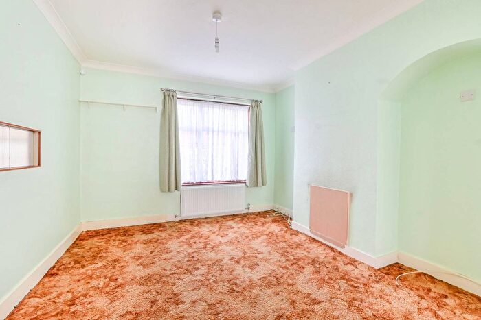 3 Bedroom Terraced House To Rent In Tavistock Avenue, Perivale, Greenford, UB6