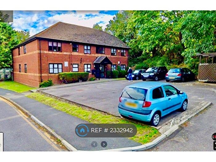 2 Bedroom Flat To Rent In Glenview Court, Epsom Ewell, KT17