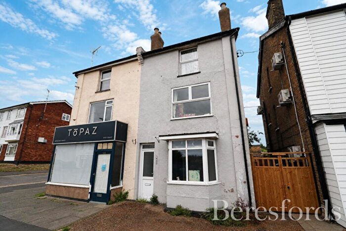 2 Bedroom Semi-Detached House For Sale In Station Road, Burnham-on-Crouch, CM0