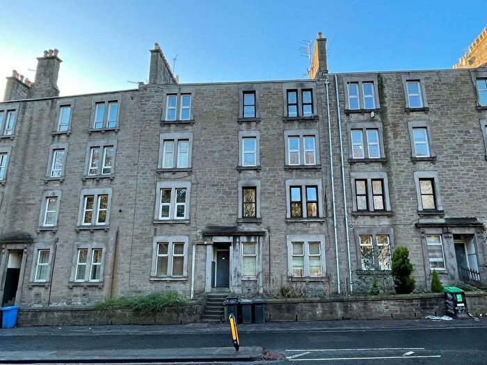2 Bedroom Flat To Rent In /, Lochee Road, Dundee, DD2