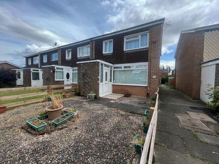 3 Bedroom End Of Terrace House To Rent In Fenby Avenue, Darlington, DL1