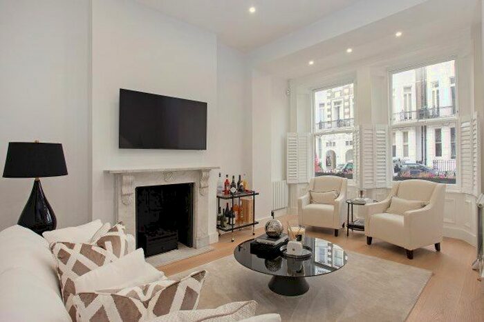 2 Bedroom Maisonette To Rent In Harrington Gardens, London, SW7