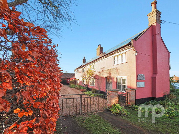 4 Bedroom Detached House For Sale In Tabernacle Lane, Forncett St Peter (flexible Home With Enormous Potential)., NR16