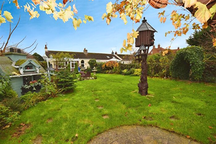 2 Bedroom Semi Detached Bungalow For Sale In St. Nicholas Gate, Hedon, Hull, HU12