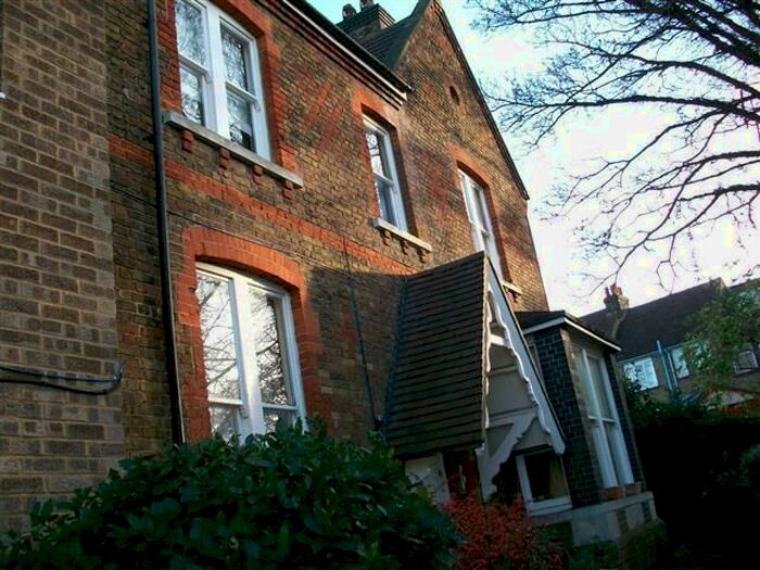 1 Bedroom Flat To Rent In Berkeley Mount, Old Road, Chatham ME4