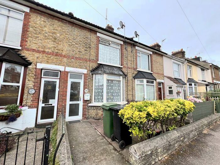 2 Bedroom Terraced House To Rent In Tonbridge Road, Maidstone, ME16