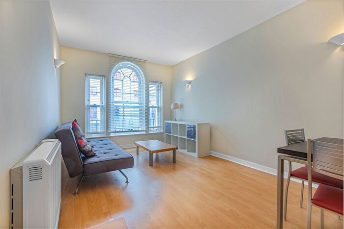1 Bedroom Flat For Sale In Frederick Square, London, SE16