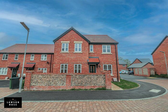 4 Bedroom Detached House To Rent In Carpenters Way, Denmead, Waterlooville, PO7