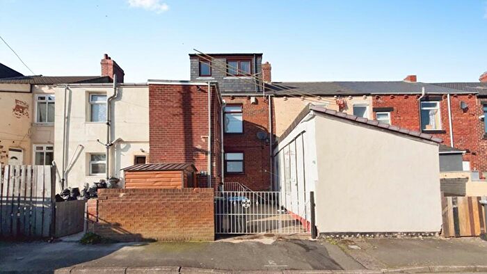 6 Bedroom Terraced House For Sale In Eden Terrace, Stanley, Durham, DH9